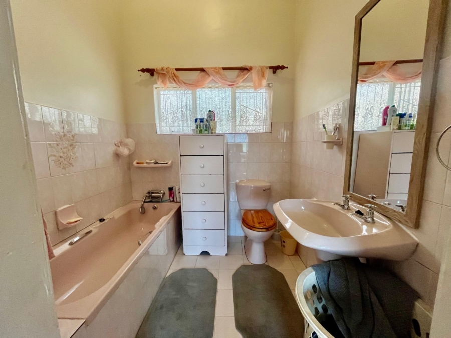 4 Bedroom Property for Sale in Safari Gardens North West